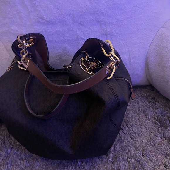 Michael kors purse - Picture 1 of 3